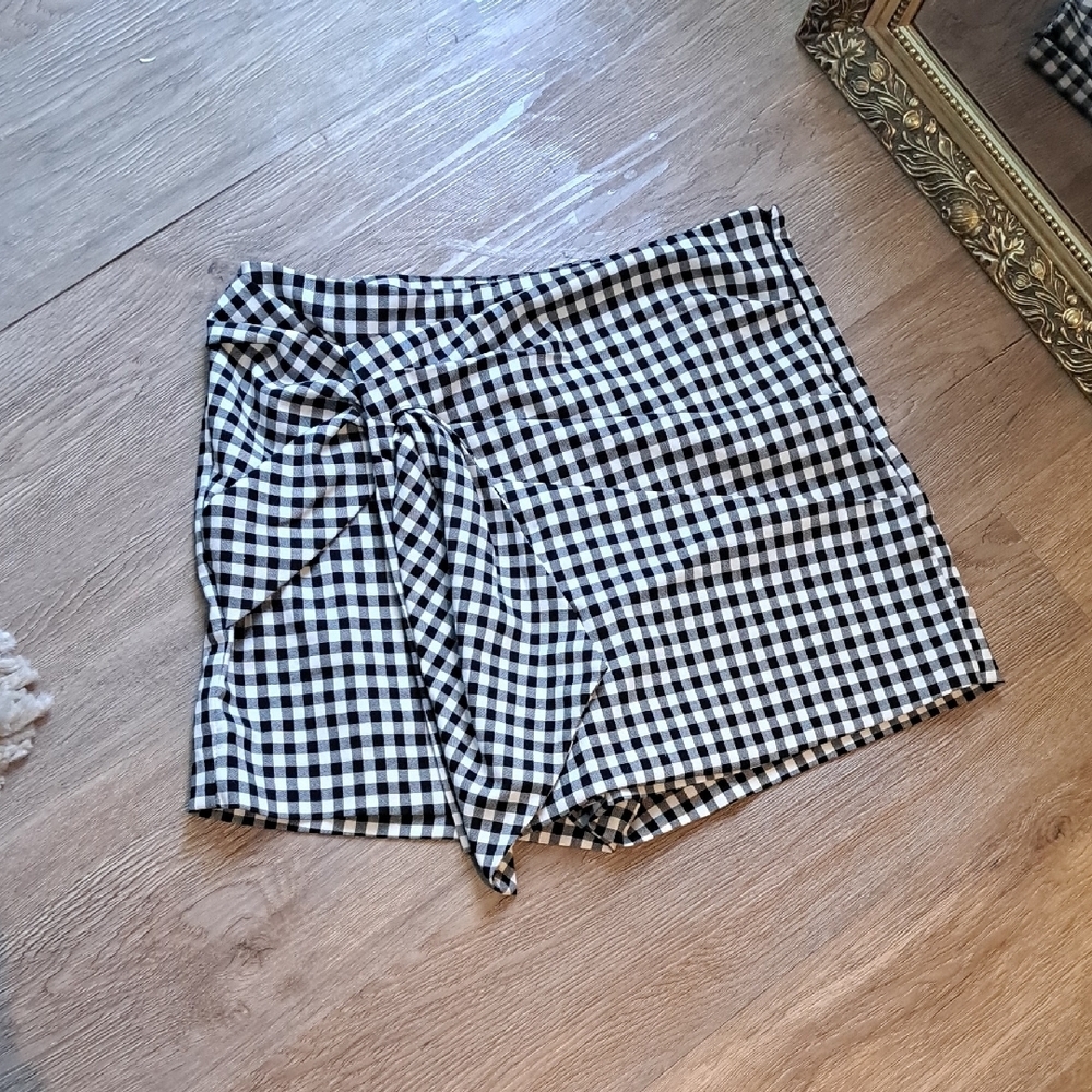 Zara Black and White Checkered Women Skort